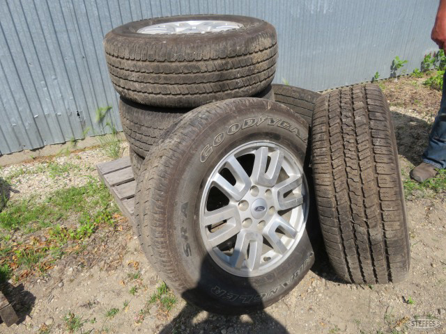 (6) 265/65R18 tires